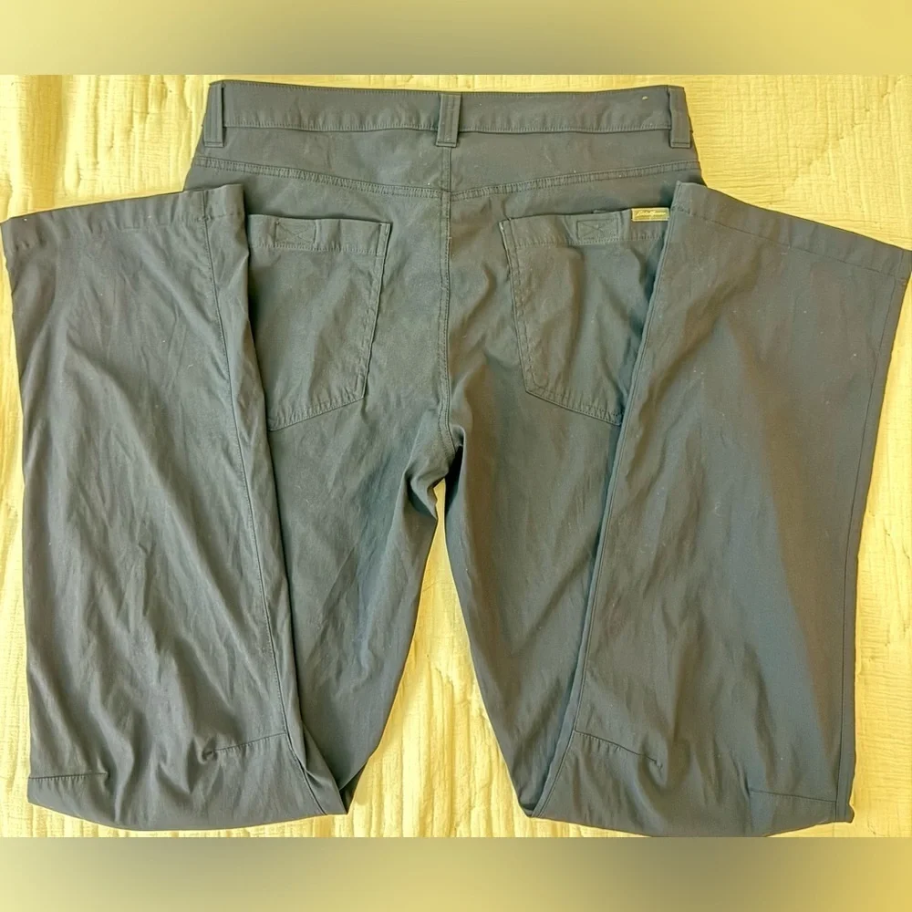 Eddie Bauer Men’s Tech Pants 34x32 Navy Blue w/ Zipper Pocket Travel